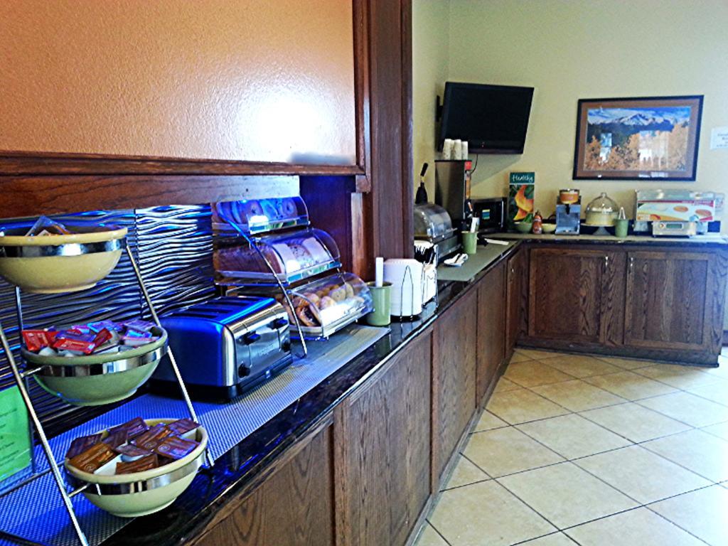 Quality Inn & Suites Garden Of The Gods Colorado Springs Ngoại thất bức ảnh